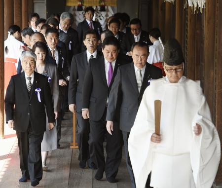日本公明黨黨首批評安倍閣僚參拜靖國神社