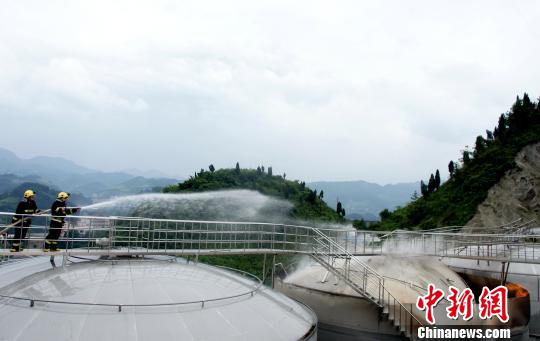 貴州仁懷一酒廠千噸儲酒罐發生火災（組圖）