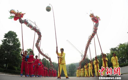 湖南舉行大型“非遺”展演非遺傳承人大秀絕活