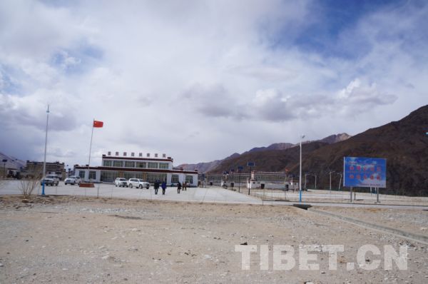 新典角村遠景