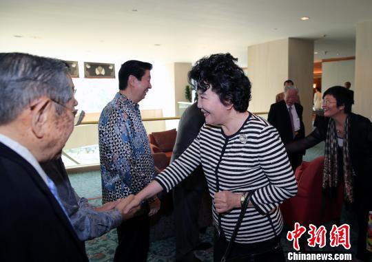 裘援平向印尼2000多萬華僑華人發出“和諧倡議”