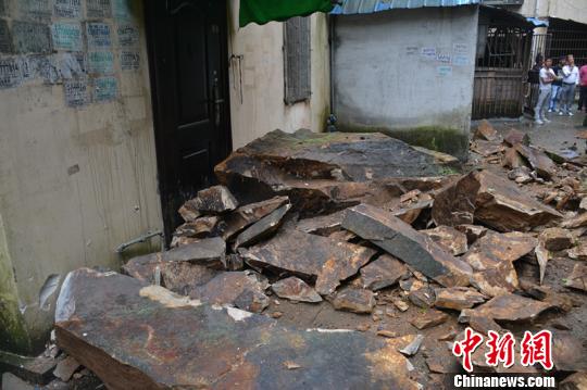 受臺風“鳳凰“外圍影響溫州發生多處山體滑坡