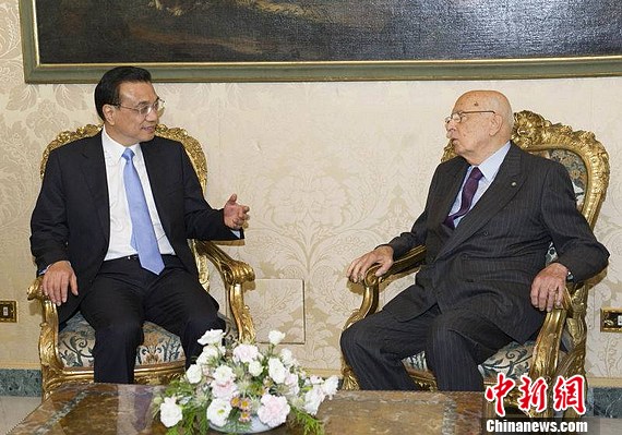 李克強會見意大利總統納波利塔諾