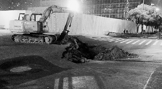 杭州同一路口半年內兩次沉降路面塌陷上百平米