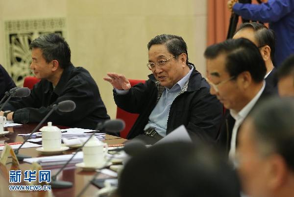10月30日，全國政協在北京召開雙周協商座談會，就“利用水泥窯協同處置垃圾廢棄物”問題建言獻策。全國政協主席俞正聲主持會議并講話。新華社記者 劉衛兵 攝