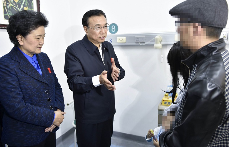 李克強：凝聚各方力量 繼續抗艾攻堅