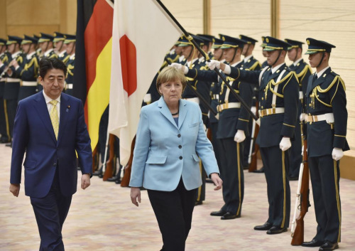 安倍晉三：討論俄羅斯回歸八國集團為時尚早（圖）