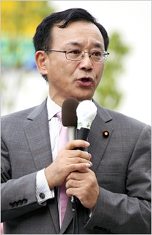 日本自民黨高層力挺安倍連任黨首為安保法鋪路