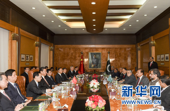 4月21日，國家主席習近平在伊斯蘭堡會見巴基斯坦總統侯賽因。新華社記者 李學仁 攝