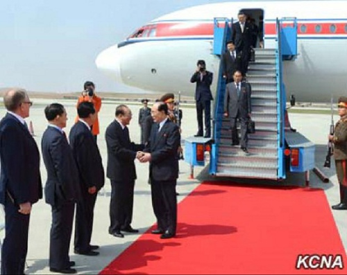 朝鮮領導人金永南結束訪俄乘專機返回平壤（圖）