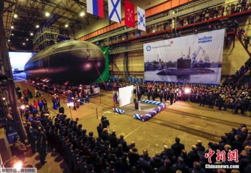 資料圖：　當地時間11月28日，俄羅斯海軍636.3項目柴電潛艇“新羅西斯克”(Novorossiysk)號在圣彼得堡Admiralteiiskiye造船廠舉行下水。