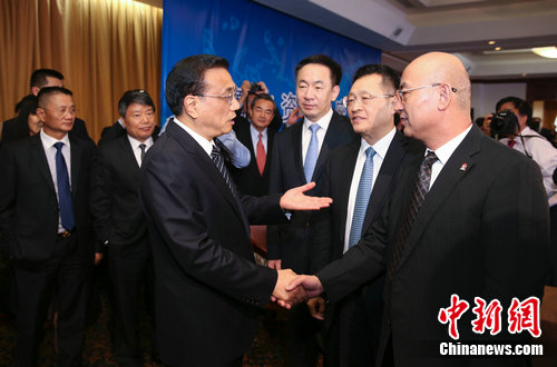 李克強囑咐秘魯中資企業員工要保重身體