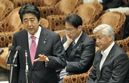 安倍解釋自衛(wèi)隊在海外動武范疇稱僅限海上掃雷