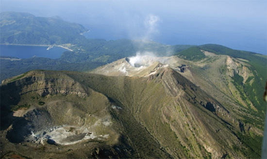 日本口永良部島火山噴發官方確認目前無人傷亡