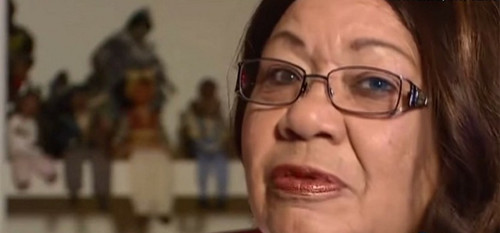 美國白人婦女被非裔領(lǐng)養(yǎng)至72歲才知自己是白人