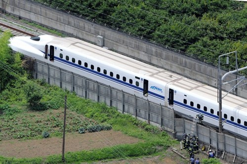 日本新干線列車失火兩人心肺停止多人受傷（圖）