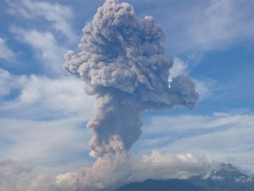 墨西哥“烈焰火山”噴發(fā)當局緊急疏散約80人