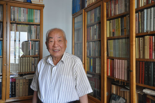 梁柱:對歷史虛無主義必須旗幟鮮明地亮劍