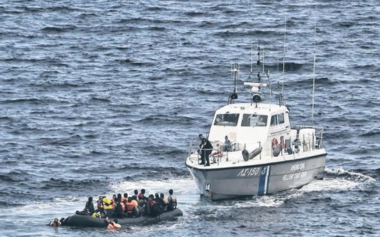 歐盟軍艦赴地中海巡邏應對偷渡難民人蛇集團