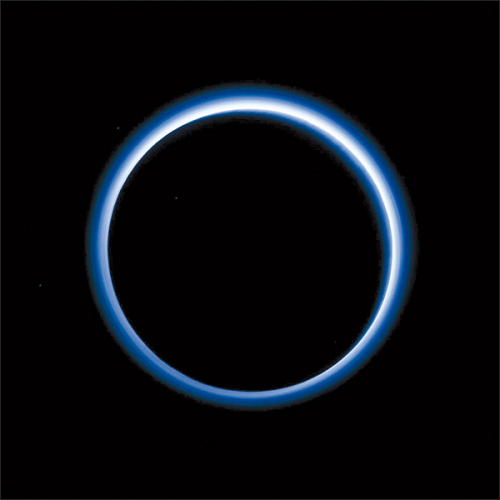 NASA公布最新冥王星影像存在藍天和紅水冰（圖）