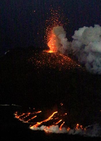 日本西之島熔巖與火山彈噴發量達1.6億立方米