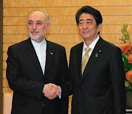 安倍會見伊朗副總統薩利希。