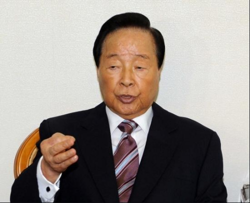 2011年1月5日，83歲的金泳三宣布，將把個人財產(chǎn)全部捐獻(xiàn)給社會，而不是留給子女。