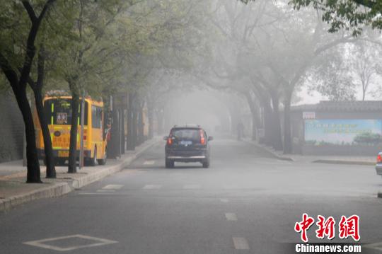 西安首發(fā)大霧紅色預(yù)警部分高速收費(fèi)站封閉