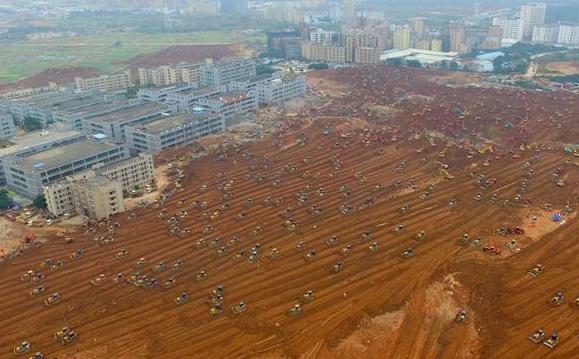 （深圳滑坡事故）（1）深圳滑坡事故救援仍在進行 土方標高明顯下降
