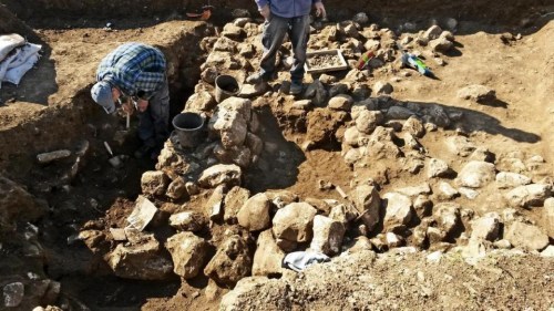 考古學家在耶路撒冷發現7000年前的人類部落。