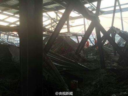 云南昆明一工地發(fā)生坍塌續(xù)：1人遇難24人被救出