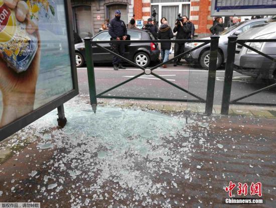 當地時間2016年3月25日，比利時布魯塞爾，警方在斯哈爾貝克地區抓捕一名嫌疑犯。 