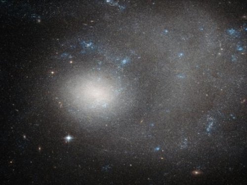 夜空中最亮的星：科學家發(fā)現(xiàn)超亮星系肉眼看不到