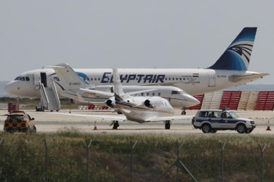 埃航載69人客機失聯：或在希臘附近上空消失