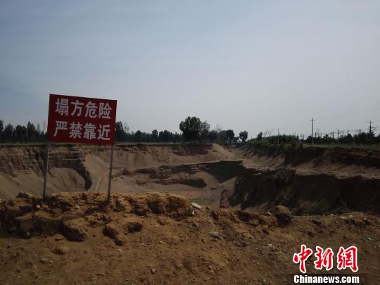 內蒙古土左旗毀田采砂現象泛濫國土部門稱難管