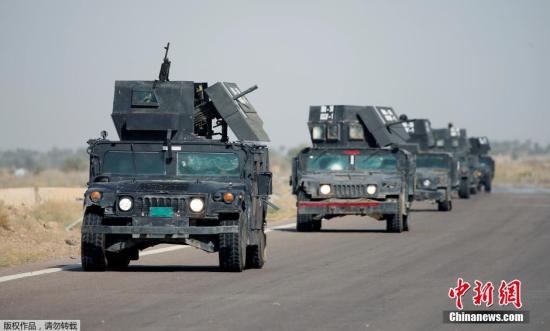 伊拉克反恐部隊的裝甲車輛駛向費盧杰。大量伊拉克政府軍精銳部隊也已被調度至費盧杰周邊，距伊拉克首都巴格達以西大約45公里，準備發動進攻。
