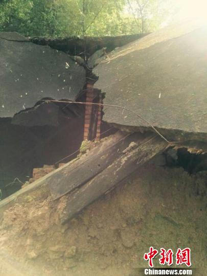 暴雨突襲浙江金華一鄉鎮多處道路被沖毀（圖）