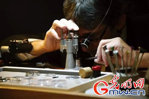 【新常態 光明論】“工匠精神”打磨中國制造