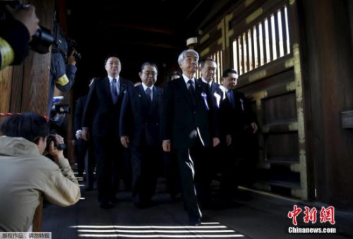 圖一：資料圖：日本議員參拜靖國神社。