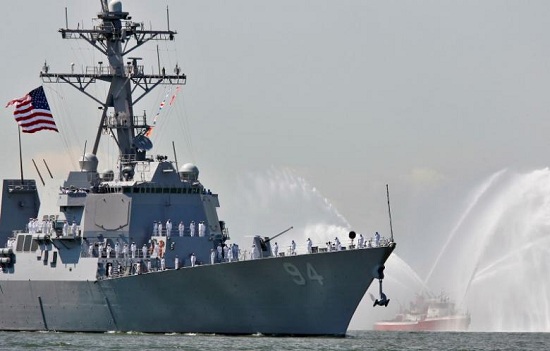 外媒：伊朗軍用船艇以“不安全距離”靠近美艦艇