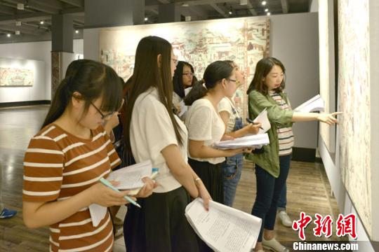 敦煌壁畫藝術精品走進西北高校再現古絲路神韻（圖）