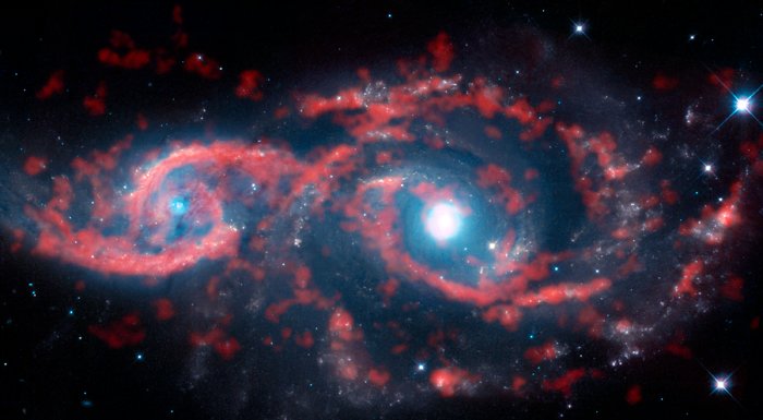 宇宙深處的“眼睛”：奇特星云“回望”地球（圖）