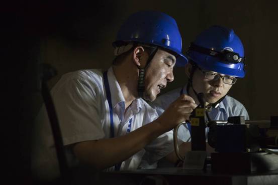 【中國夢·大國工匠】三峽電廠檢修中的“定海神針”