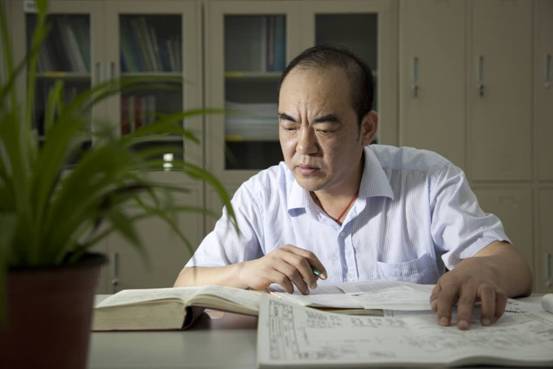 【中國(guó)夢(mèng)·大國(guó)工匠】三峽電廠檢修中的“定海神針”