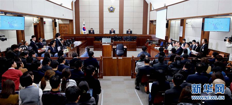 （國際）（5）韓國“親信干政”事件關鍵人物參加庭審