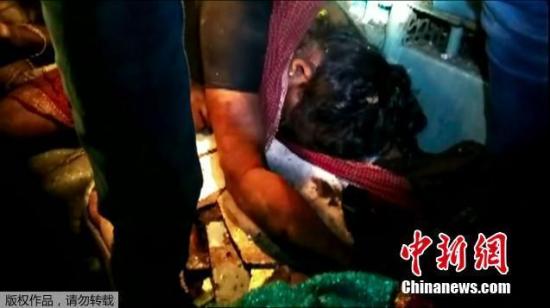 據悉，這起事故發生在當地時間21日晚23時左右，列車從從印度賈格達爾普爾開往布巴內什瓦爾，行駛途中到安得拉邦附近一座火車站時發生脫軌事故。列車共有7節車廂脫軌。