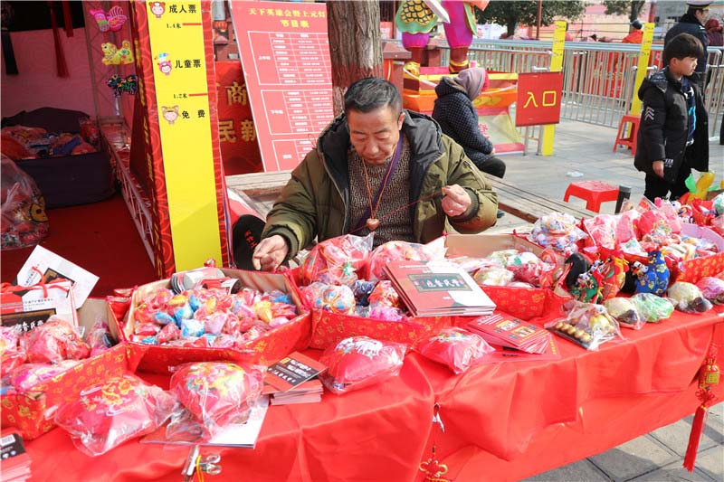 【網(wǎng)絡(luò)媒體走轉(zhuǎn)改】趕曹丞相府廟會(huì) 許昌人“觸摸”三國(guó)文化喜迎新春【6】