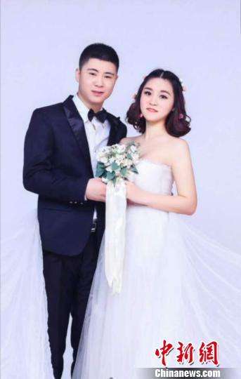 春運故事：鐵軌上的新婚夫婦