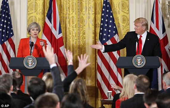 英首相拒絕180萬人請?jiān)?歡迎特朗普訪英
