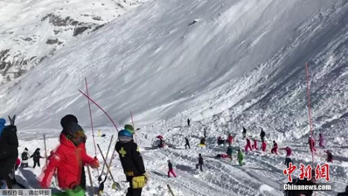 資料圖：2月13日，法國滑雪旅游勝地蒂涅發生雪崩，造成9人被掩埋，其中至少4人喪生。
